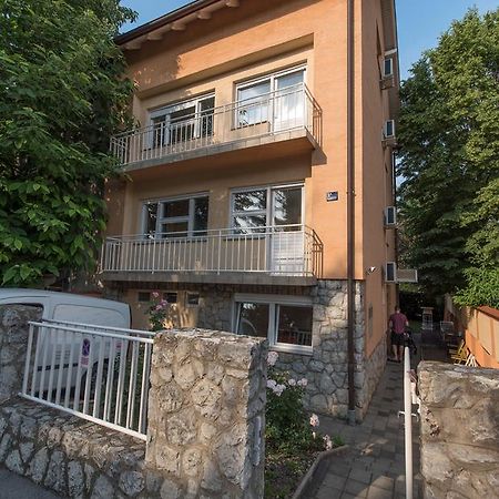 Bubu Hostel Загреб Экстерьер фото