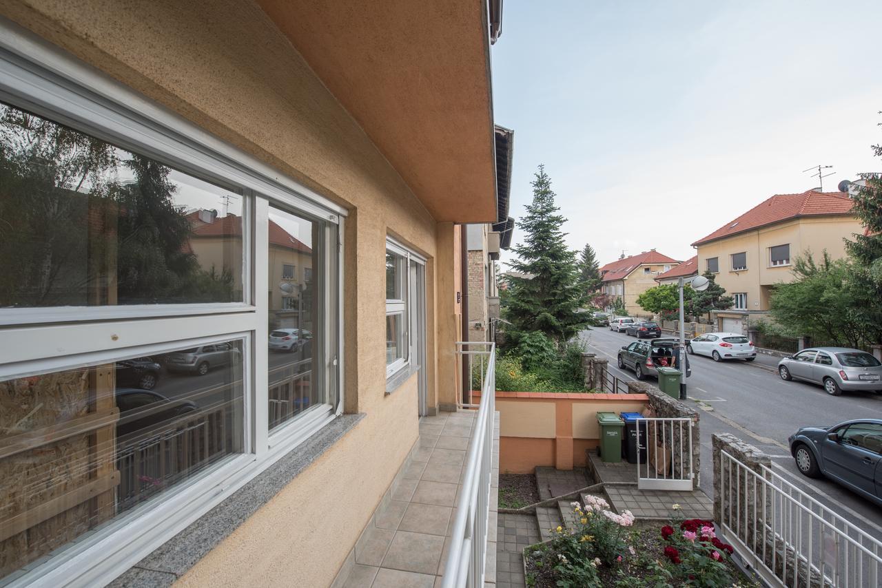 Bubu Hostel Загреб Экстерьер фото