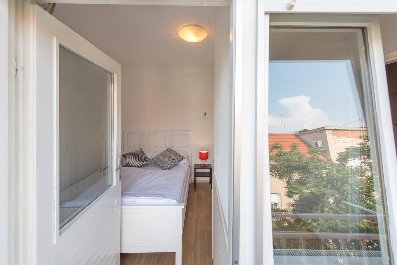 Bubu Hostel Загреб Экстерьер фото
